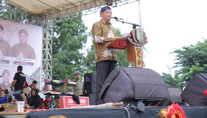 HUT Pujakesuma ke-44 Tahun 2024 di Kabupaten Asahan Semarak 1 Ketua Dewan Pembina DPD PKB Pujakesuma Kabupaten Asahan, H. Surya memberi sambutan saat HUT Pujakesuma ke-44