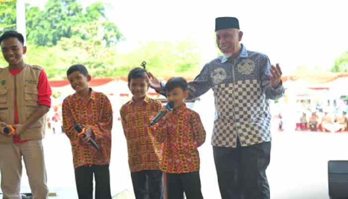 Gubernur Mahyeldi Tegaskan Komitmen Pemprov Sumbar untuk Pemenuhan Hak Anak 3 Gubernur Mahyeldi saat iven Panggung Ekspresi Anak Sumatera Barat Tahun 2024