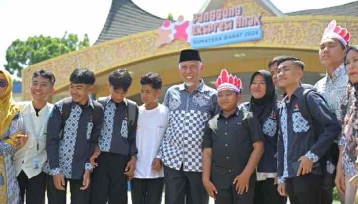 Gubernur Mahyeldi Tegaskan Komitmen Pemprov Sumbar untuk Pemenuhan Hak Anak 4 Gubernur Mahyeldi saat iven Panggung Ekspresi Anak Sumatera Barat Tahun 2024