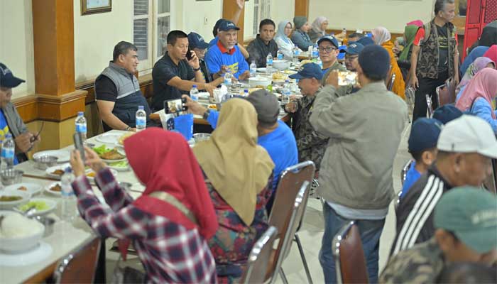 Gubernur Sumbar, Mahyeldi bersama Angkatan 86 SMAN 1 Bukittinggi