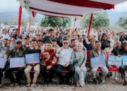 Bupati Epyardi Asda Serahkan Bantuan Alsintan untuk Kelompok Tani se Kabupaten Solok