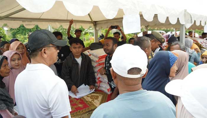 Bupati Solok Selatan, Khairunas saat mengikuti CFD di Kantor Camat Pauh Duo
