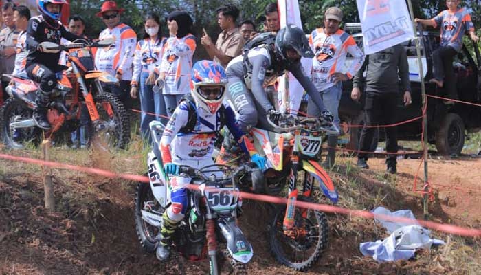 Hard Enduro Trail Adventure Extreme Bareh Solok 2 di Jalan Lingkar Kota Solok