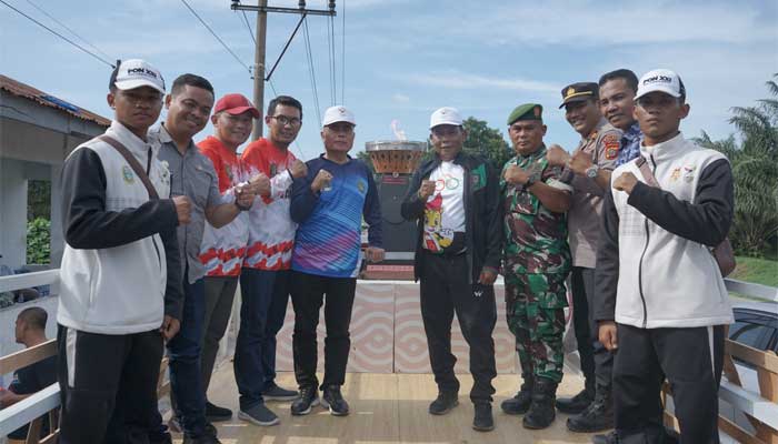 Kirab Api PON XXI Aceh-Sumut Sampai di Perbatasan Kabupaten Asahan