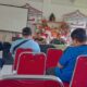 Kepala Dinas Pariwisata Pemuda dan Olah Raga Kota Sawahlunto, Adriyusman, didampingi Kabid Ekraf Meldi Hidayah Marta dalam konferensi Pers terkait Satu Dekade Sawahlunto Internasional Songket Silungkang Carnival (Sissca)
