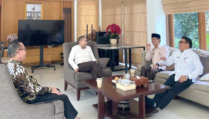 Pertemuan dengan Plt Gubernur Sumbar, Audy Joinaldy dengan Pjs Wako Bukittinggi, Hani Syopiar Rustam