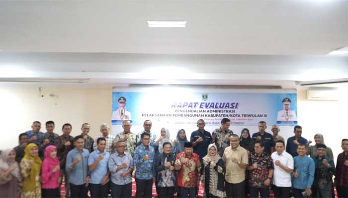Rapat Evaluasi Administrasi Pembangunan Triwulan III se-Sumbar