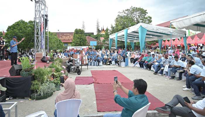 Gubernur Mahyeldi Hadiri Reuni Gadang di SMAN 1 Bukittinggi