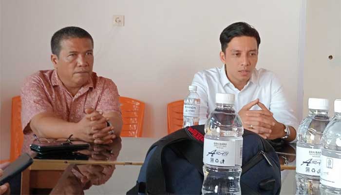 Calon Wali Kota Sawahlunto, Riyanda Putra (kanan) saat silaturahmi dengan insan pers di Kota Sawahlunto