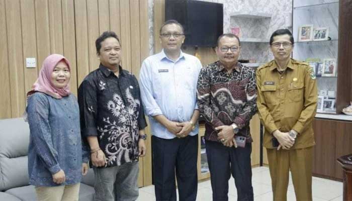 Sekretaris DPRD Sumbar, H Raflis terima kunjungan Ketua Sementara DPRD Kabupaten Kepulauan Mentawai