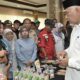 Gubernur Sumbar, Mahyeldi meninjau pameran hasil usaha entreprenur