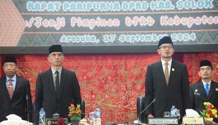 Ivoni Munir dan Armen Plani Dilantik sebagai Ketua dan Wakil Ketua DPRD Kabupaten Solok Definitif 1 Rapat paripurna DPRD Kabupaten Solok