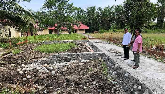 Pemkab Agam dan Masyarakat Bersinergi Membangun Ruang Kelas Baru SMP Negeri 3 Tanjung Mutiara