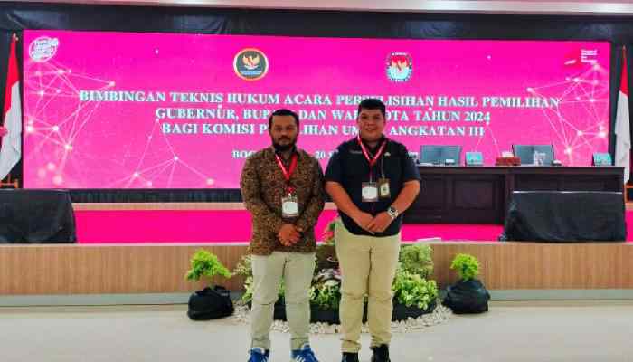Komisioner KPU Kabupaten Sijunjung, Bayu Agung Perdana dan Kasubag Teknis Penyelenggara Pemilu & Hukum Zamri Eka Putra hadir mengikuti kegiatan Bimbingan Teknis Hukum Acara Perselisihan Hasil Pilkada 2024