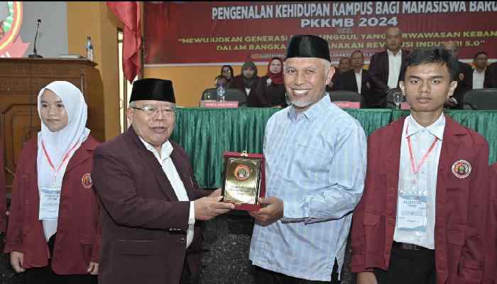 Gubernur Sumbar, Mahyeldi hadiri orientasi mahasiswa baru Unes Padang