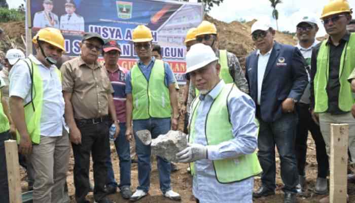 Gubernur Mahyeldi Letakkan Batu Pertama Pembangunan SMA Negeri 3 Gunung Talang Solok