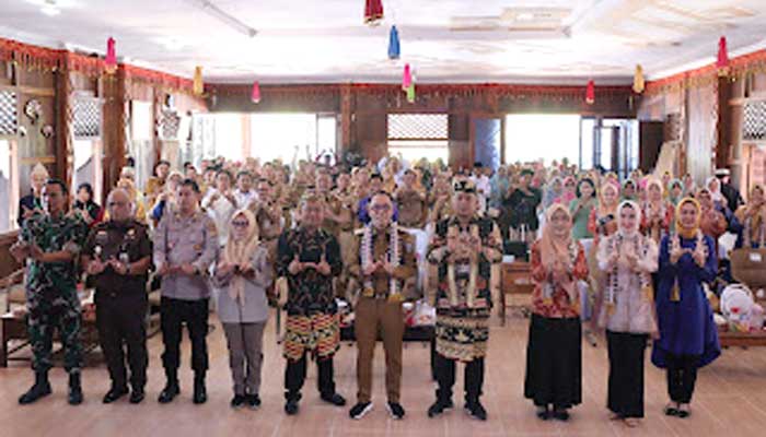 Hadiri Pekan Kebudayaan Daerah Way Kanan, Ini Pesan Bupati Raden Adipati Surya 2 Bupati Raden Adipati Surya bersama Ketua Tim Penggerak PKK, Hj. Dessy Afriyanti menghadiri Pekan Kebudayaan Daerah (PKD) Kabupaten Way Kanan tahun 2024