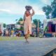 Lomba Fashion Show Baju Saisuak Meriahkan Desa Wisata Fair 2024 di Kubu Gadang