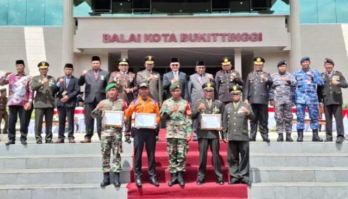 Kodim 0304 Agam laksanakan upacara peringatan HUT TNI ke-79 tahun 2024 di halaman Balaikota Bukittinggi