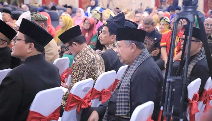 Hadiri Peringatan Hari Jadi Provinsi Sumbar ke-79, Wako Solok Ucapkan Selamat 1 Wako Solok, Zul Elfian Umar hadiri Peringatan Hari Jadi Provinsi Sumbar ke-79 di DPRD Sumbar