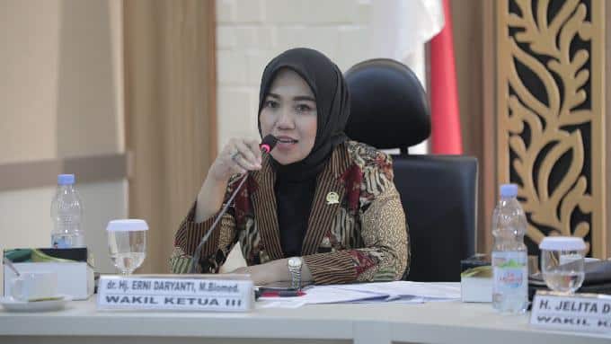 Wakil Ketua Komite III DPD RI, Erni Daryanti