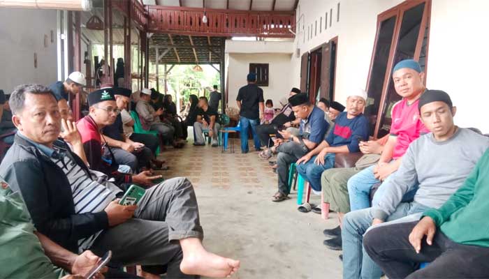 Suasana duka di kediaman Nurkarem Nehe (59), Wartawan senior Kabupaten Asahan