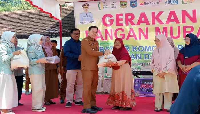 Pj Wako Sawahlunto Bazar Komoditi Pangan Pertanian dan Perikanan