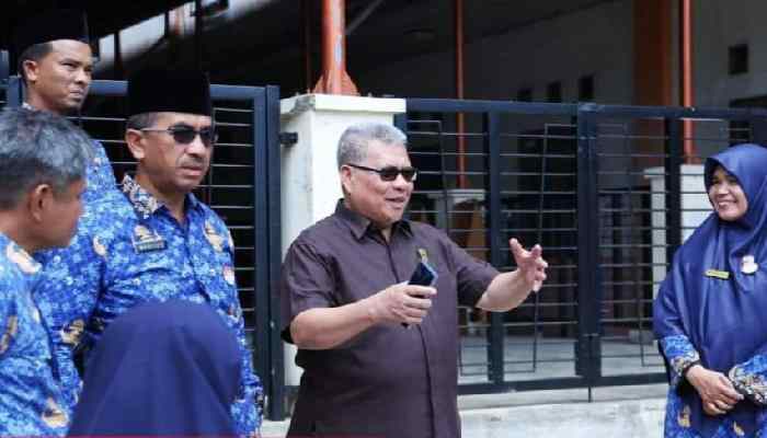 Ketua DPRD Sumbar, H. Muhidi, melaksanakan kunjungan kerja ke SMAN 2