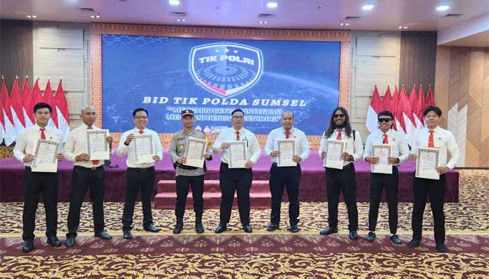 5 Personel Polres Muba Terima Pin Emas dari Kapolda Sumsel 1 5 Personel Polres Muba Terima Pin Emas dari Kapolda Sumsel
