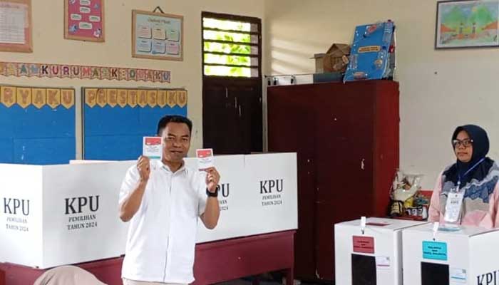 Calon Wakil Walikota Padang, Hidayat Mencoblos di TPS 22 Surau Gadang