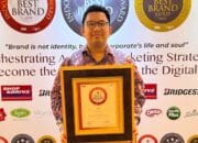 JNE Raih Indonesia Best Brand Award 2024 kategori Jasa Pengiriman