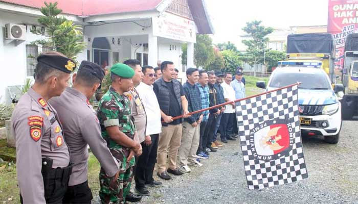 KPU Dharmasraya Distribusikan Logistik Pilkada 2024