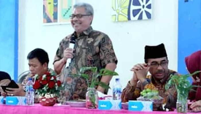 Ketua DPRD Sumbar, Muhidi saat kunjungan kerja ke SMAN 3 Painan, Pesisir Selatan
