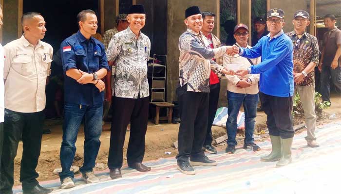 Perwanaliko Salurkan Bantuan bagi Korban Banjir Bandang di Lima Puluh Kota