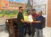 Tim Advokasi RINDU Melaporkan Dugaan Politik Uang ke Bawaslu Blitar Terkait Pembagian Beras di Masa Kampanye