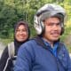 Firdaus bersama istri melewati jalan alternatif Bayang - Alahan Panjang
