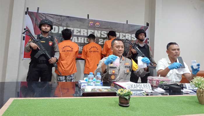 Konferensi pers Polres Sawahlunto terkait penangkapan 3 tersangka sedang pesta narkoba