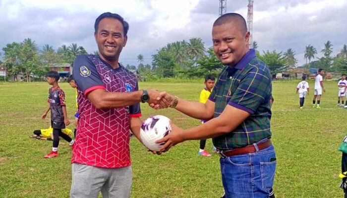 Anggota DPRD Payakumbuh Boy Sandi Buka Turnamen Bola Kaki PORSERBA U-12