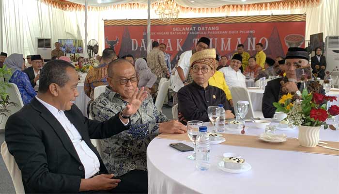 Deretan Tokoh Nasional Hadiri Pengukuhan Datuak Djumano kepada Andi Achmad Dara di Koto Gadang