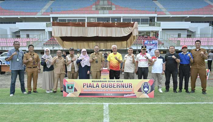 Pembukaan Kejuaraan Sepakbola Piala Gubernur Antarinstansi se-Sumbar