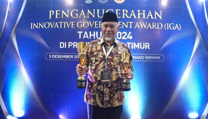 Pemprov Sumbar Raih Dua Penghargaan Prestisius dari Kemendagri 1 Gubernur Sumbar, Mahyeldi terima 2 penghargaan dari Kemendagri