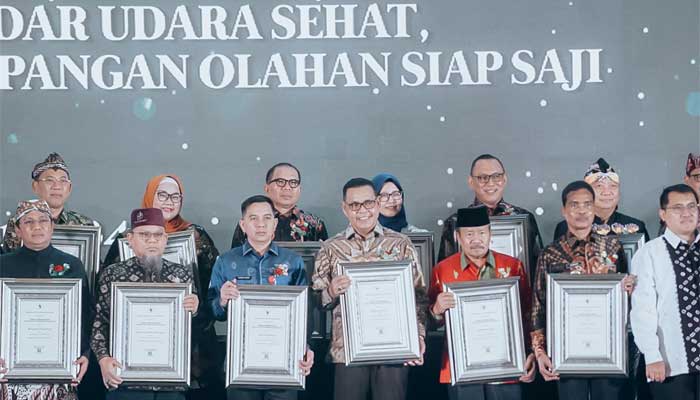 Pemkab Solok Raih Penghargaan Sanitasi Total Berbasis Masyarakat dari Kementerian Kesehatan 1 Pemkab Solok Raih Penghargaan Sanitasi Total Berbasis Masyarakat dari Kementerian Kesehatan