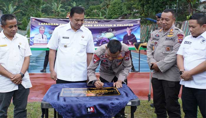 Peresmian Lapangan Tenis Gumarang Brimob Padang Panjang