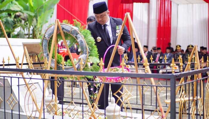 HUT Kabupaten ke-21, Bupati Dharmasraya dan Forkopimda Anjangsana ke Makam Ahmad Munawar 1 Bupati Dharmasraya dan Forkopimda Anjangsana ke Makam Ahmad Munawar