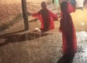 Barung-Barung Balantai dan Duku di Pessel Terendam Banjir, Kendaraan Tak Bisa Lewat