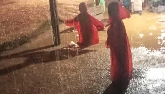 Barung-Barung Balantai dan Duku di Pessel Terendam Banjir