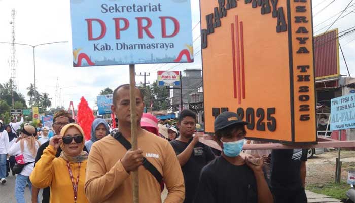 DPRD Dharmasraya Meriahkan Pawai Kebudayaan dalam Rangka HUT Kabupaten ke-21