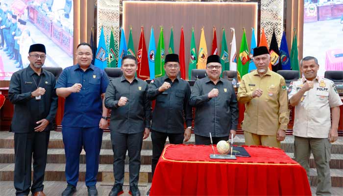 DPRD Sumbar Tetapkan Perda Pengelolaan Sampah