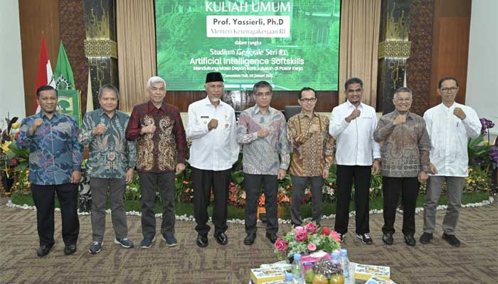 Kuliah Umum Menaker Yassierli di Unand