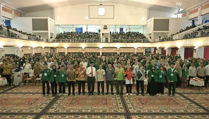Gubernur Sumbar Lepas Keberangkatan 2.200 Mahasiswa KKN Unand